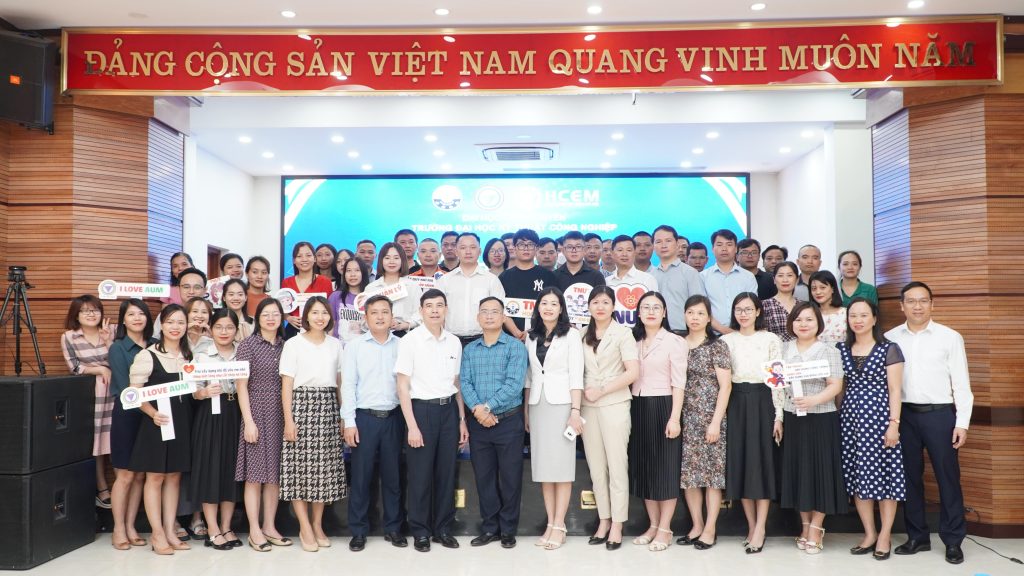 le khai giang chuong trinh cu nhan truc tuyen truong dai hoc ky thuat cong nghiep thai nguyen
