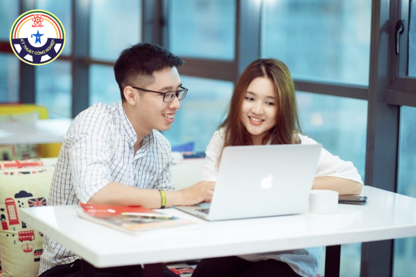 cac truong dai hoc online