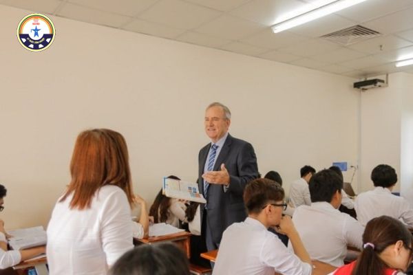 chuong trinh hoc nganh ngon ngu anh