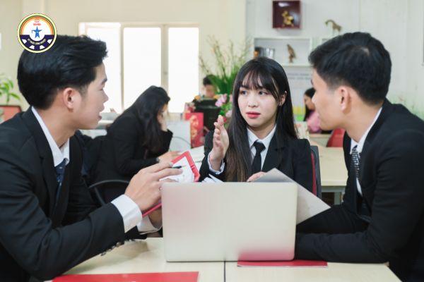 vi sao nguoi di lam lai hoc tu xa 