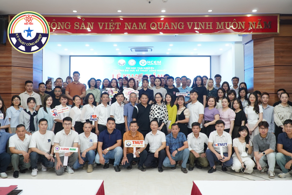 nganh quan ly cong nghiep hoc online