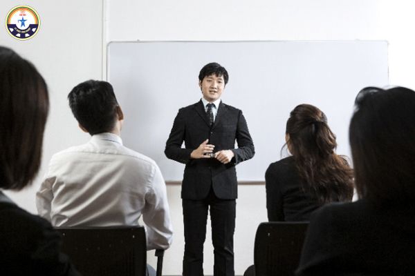 dac diem cua nganh quan tri kinh doanh