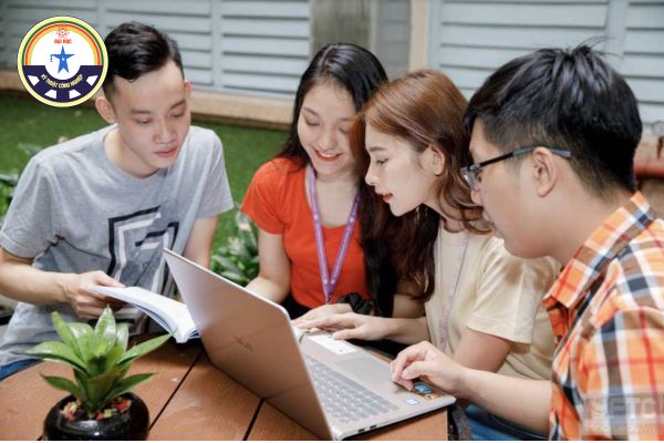 Hoc ngon ngu anh dao tao tu xa co kho khong